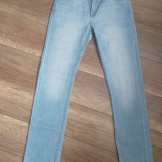 Błękitne spodnie Levis o dopasowanym kroju biodrówki dżinsy z przetarciami bawełniane XS·Bardzo dobry·Levi's