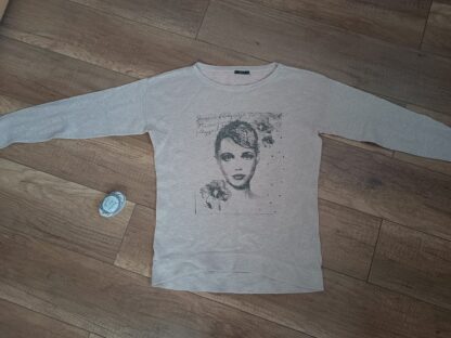połyskująca bluzka z długim rękawem Mohito z twarzą kobiety bluzka w stylu retro S / 36 / 8·Dobry·